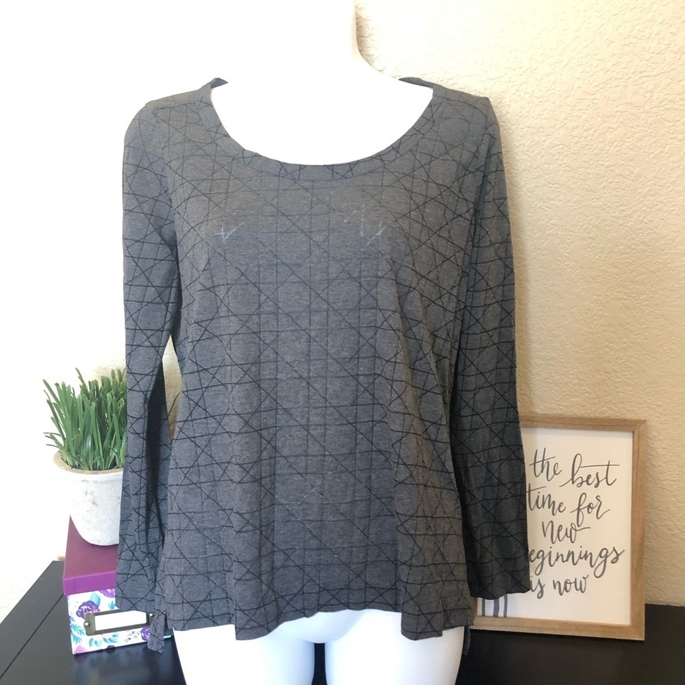 Lou & Grey soft top geometric lines long sleeve